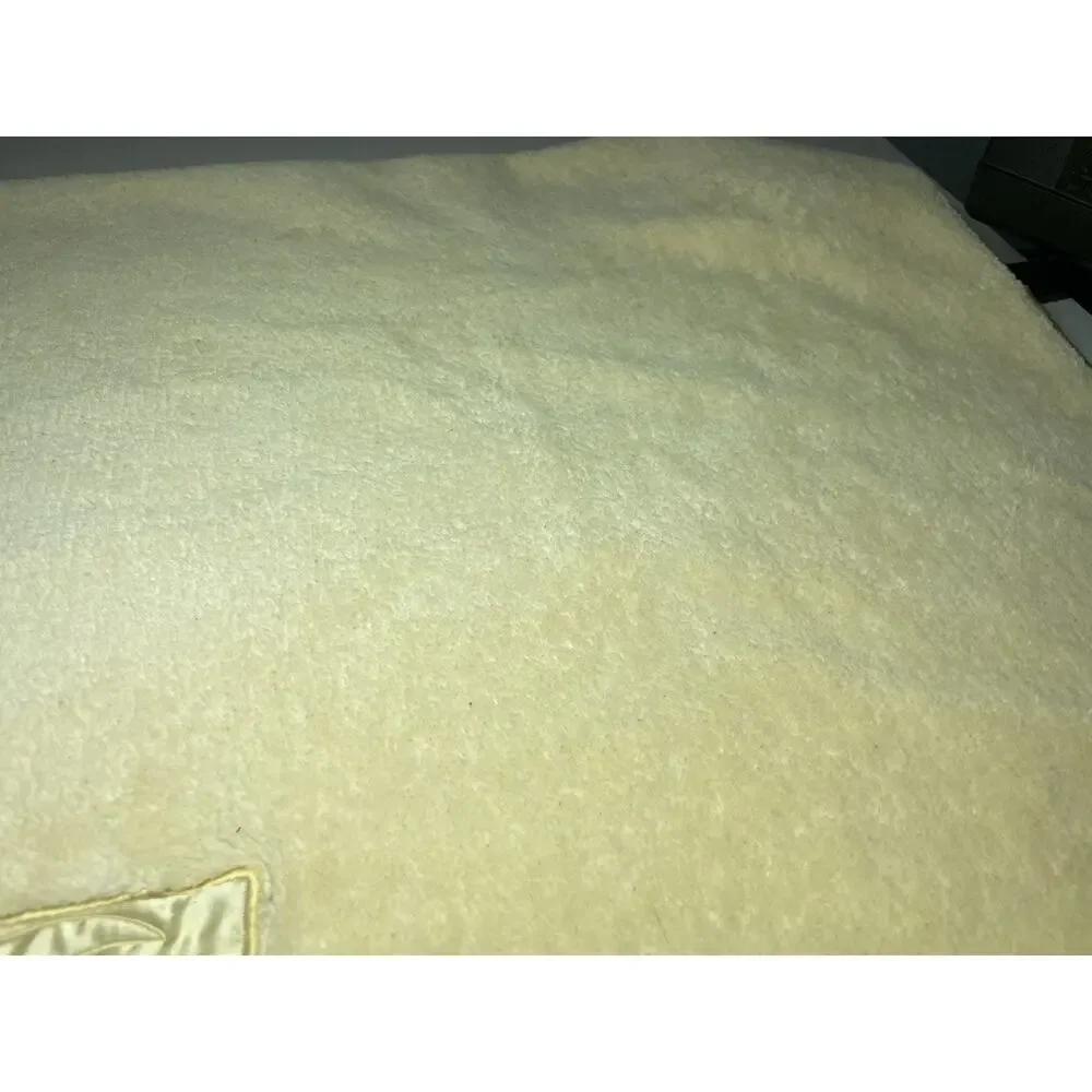 Vintage Baby Looney Tunes Tweety Bird Blanket Yellow Fleece Mink Satin Edge READ